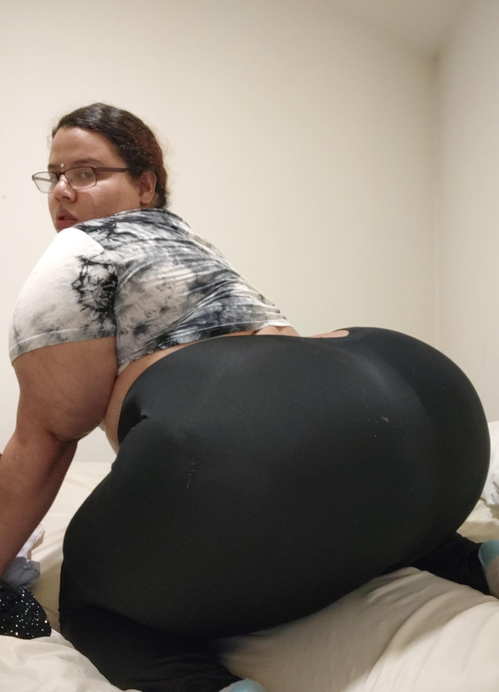 エリス巨大なお尻小さなおっぱいセクシーなラテン系BBWガールミックスホットショット