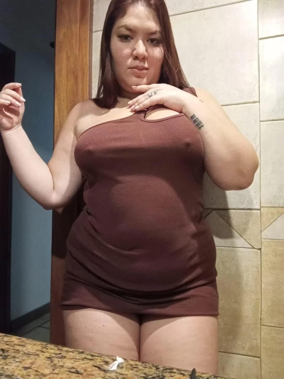 Chunky butt showing anus