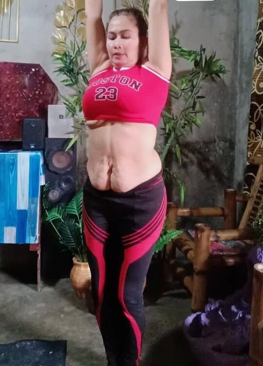 She still have her slappy belly