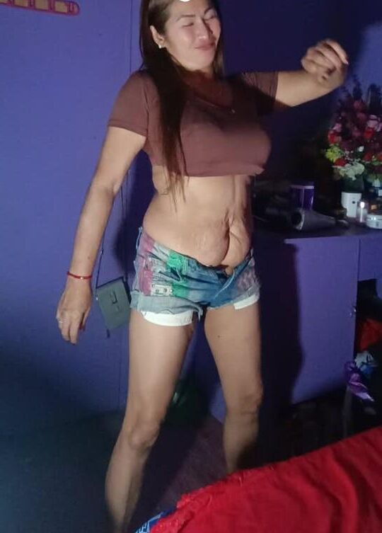She still have her slappy belly