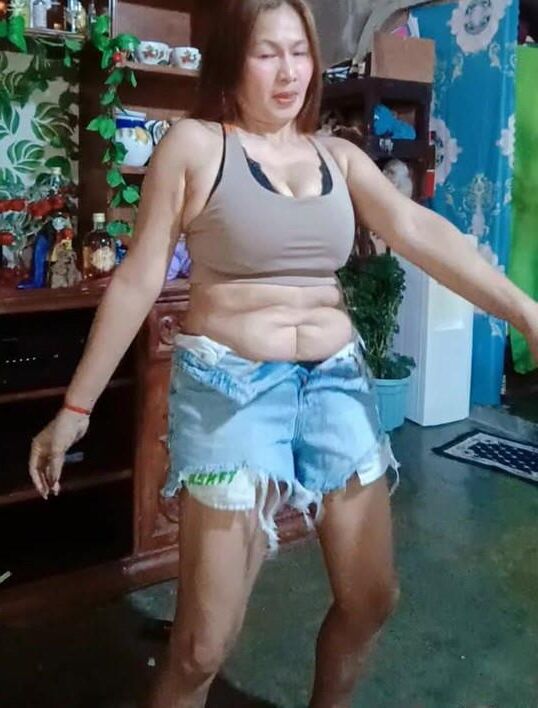 She still have her slappy belly