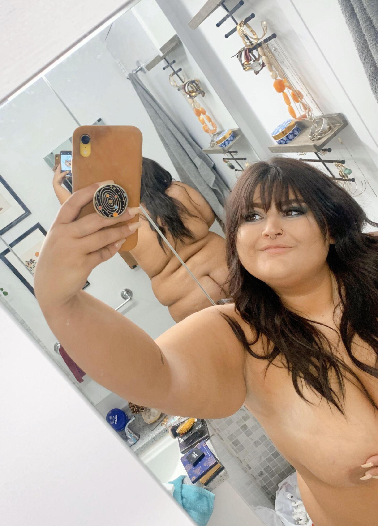 Très jolie brune bbw