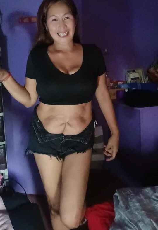 She still have her slappy belly