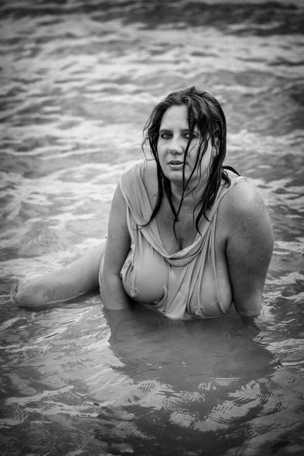 Hexengengel Busty Curvy Mature Model