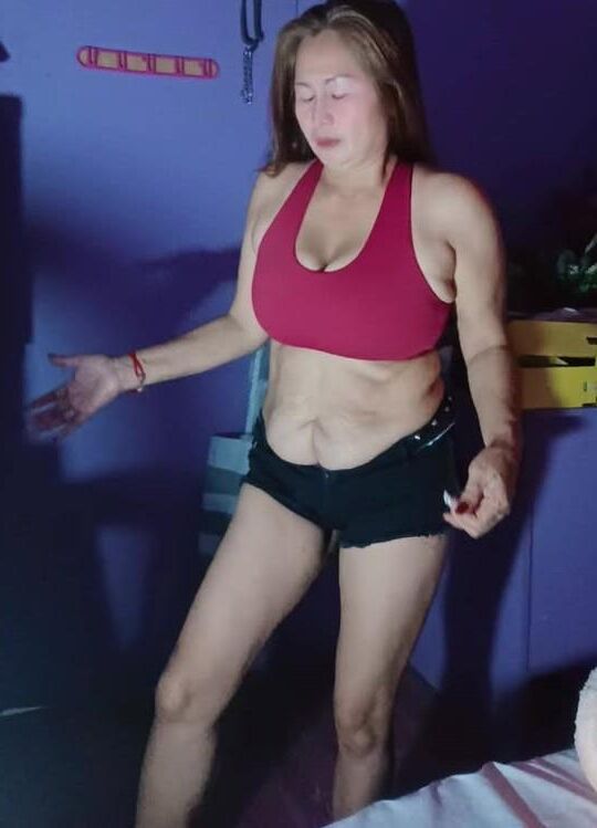 She still have her slappy belly