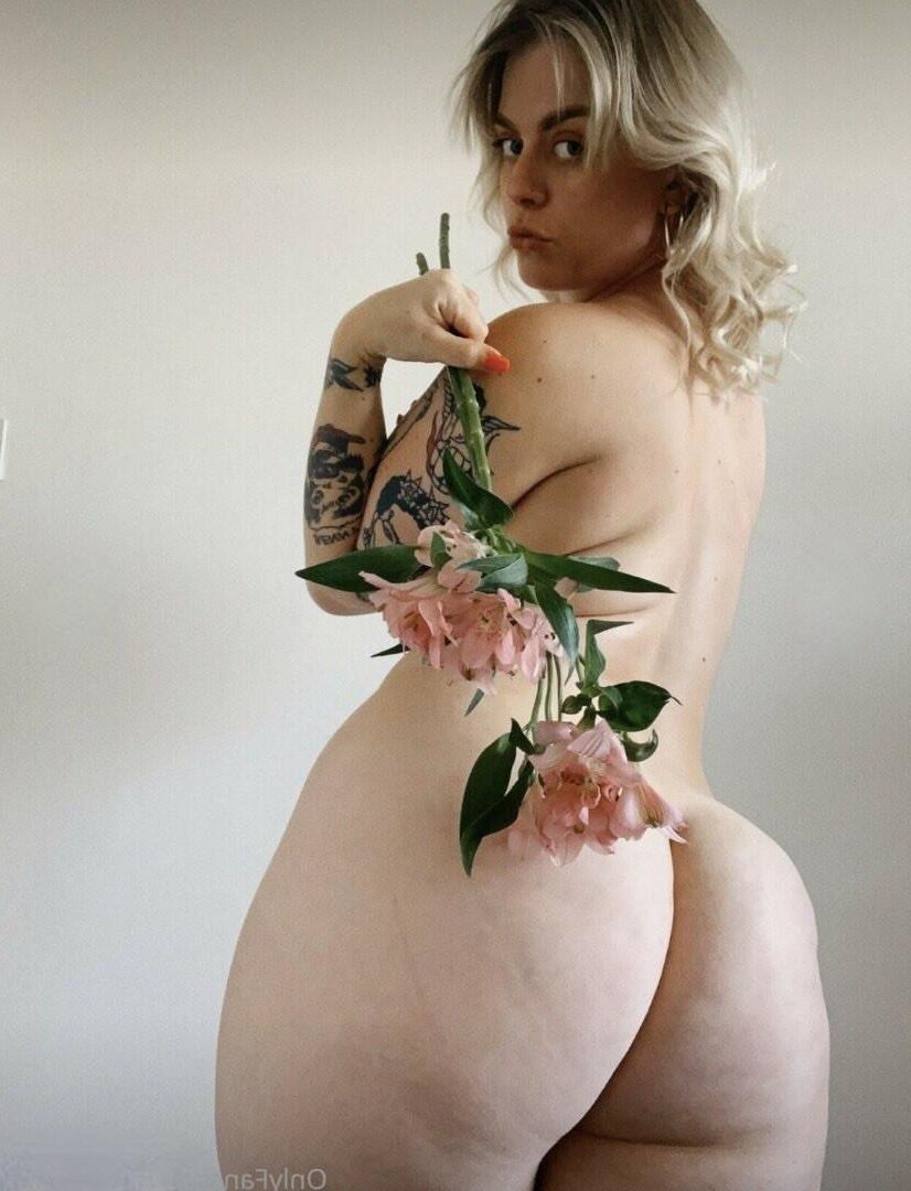 Soph Big Butt Big Ticts Beauty Blonde BBW Girl смешанные горячие выстрелы