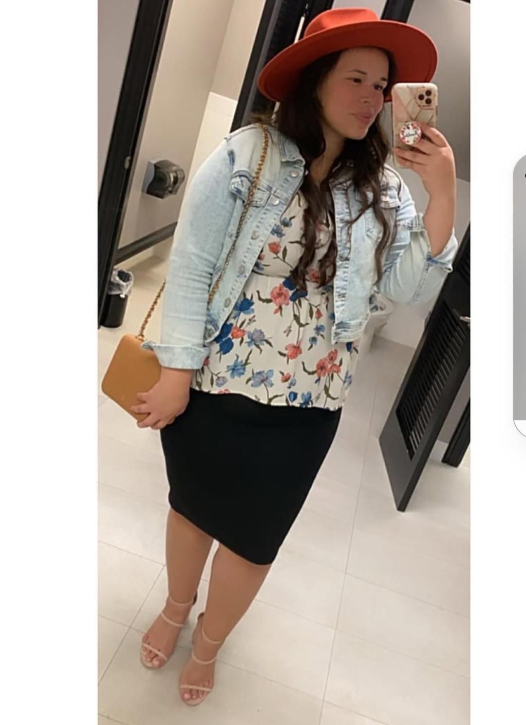 Fotos de pés de menina da igreja