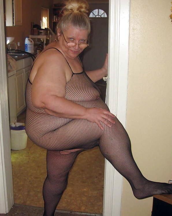 BBW GRANNY LINDA DOUBLE BELLY QUEEN