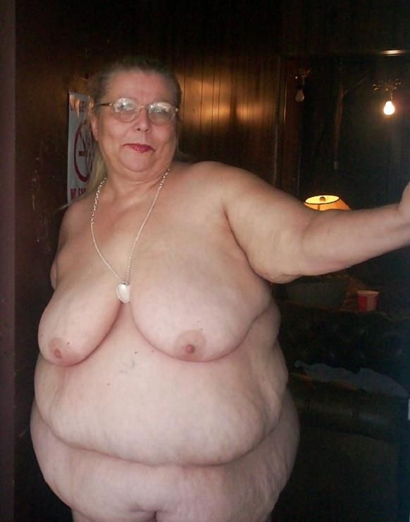 BBW GRANNY LINDA DOUBLE BELLY QUEEN