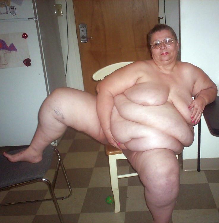 BBW GRANNY LINDA DOUBLE BELLY QUEEN
