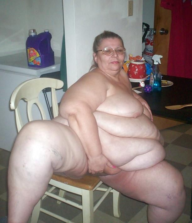 BBW GRANNY LINDA DOUBLE BELLY QUEEN