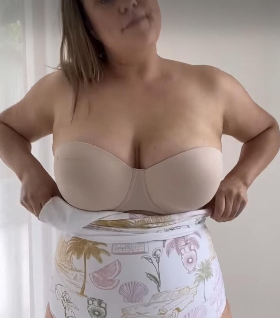 Schöne Thicc oder vollbusige Modelle