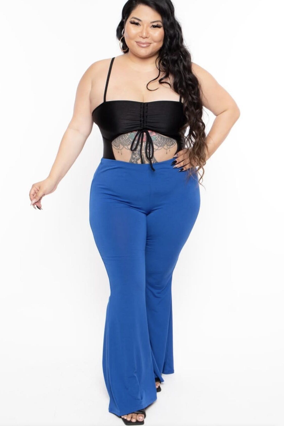 Schöne Thicc oder vollbusige Modelle