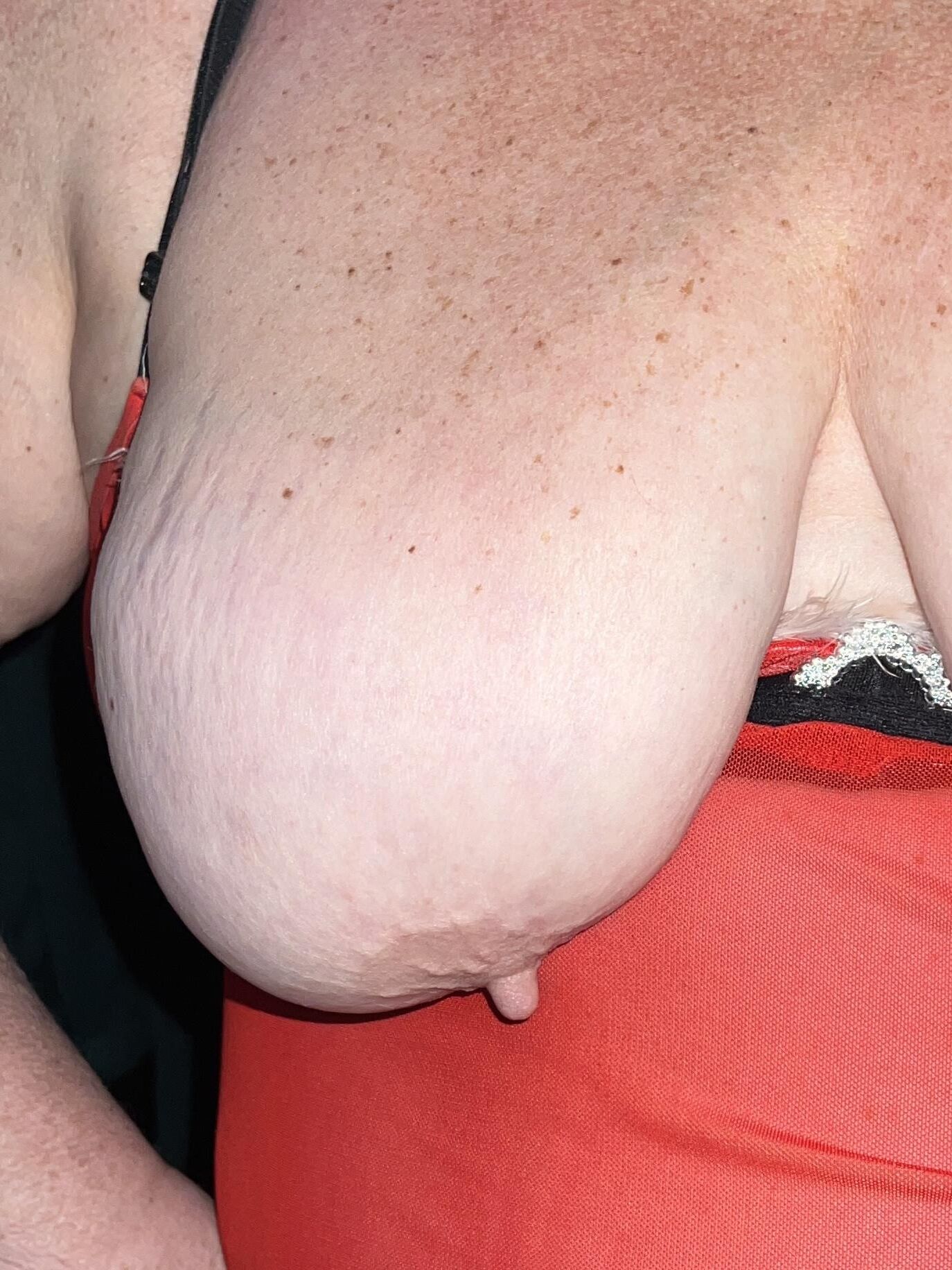 BBWの妻の大きなおっぱいと長い乳首