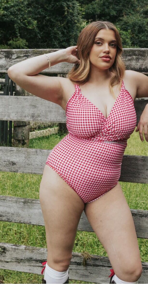 Schöne Thicc oder vollbusige Modelle