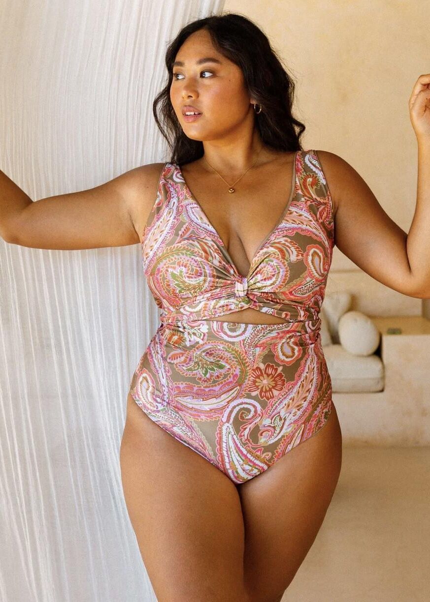 Schöne Thicc oder vollbusige Modelle