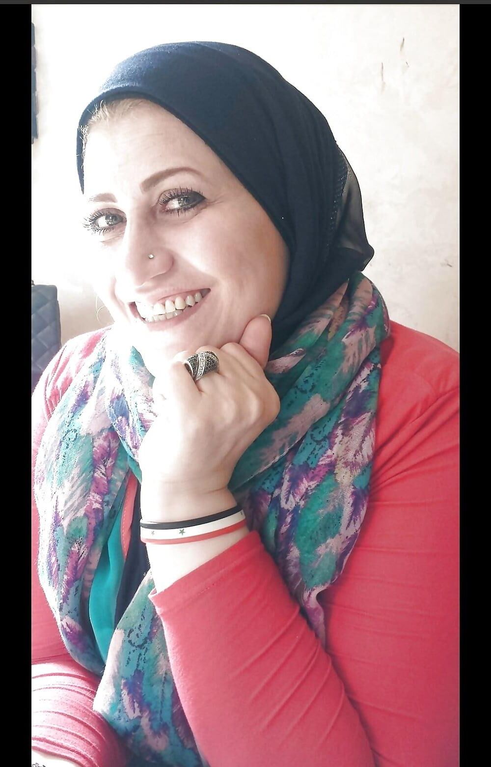 Naughty Iraqi Hijabi BBW