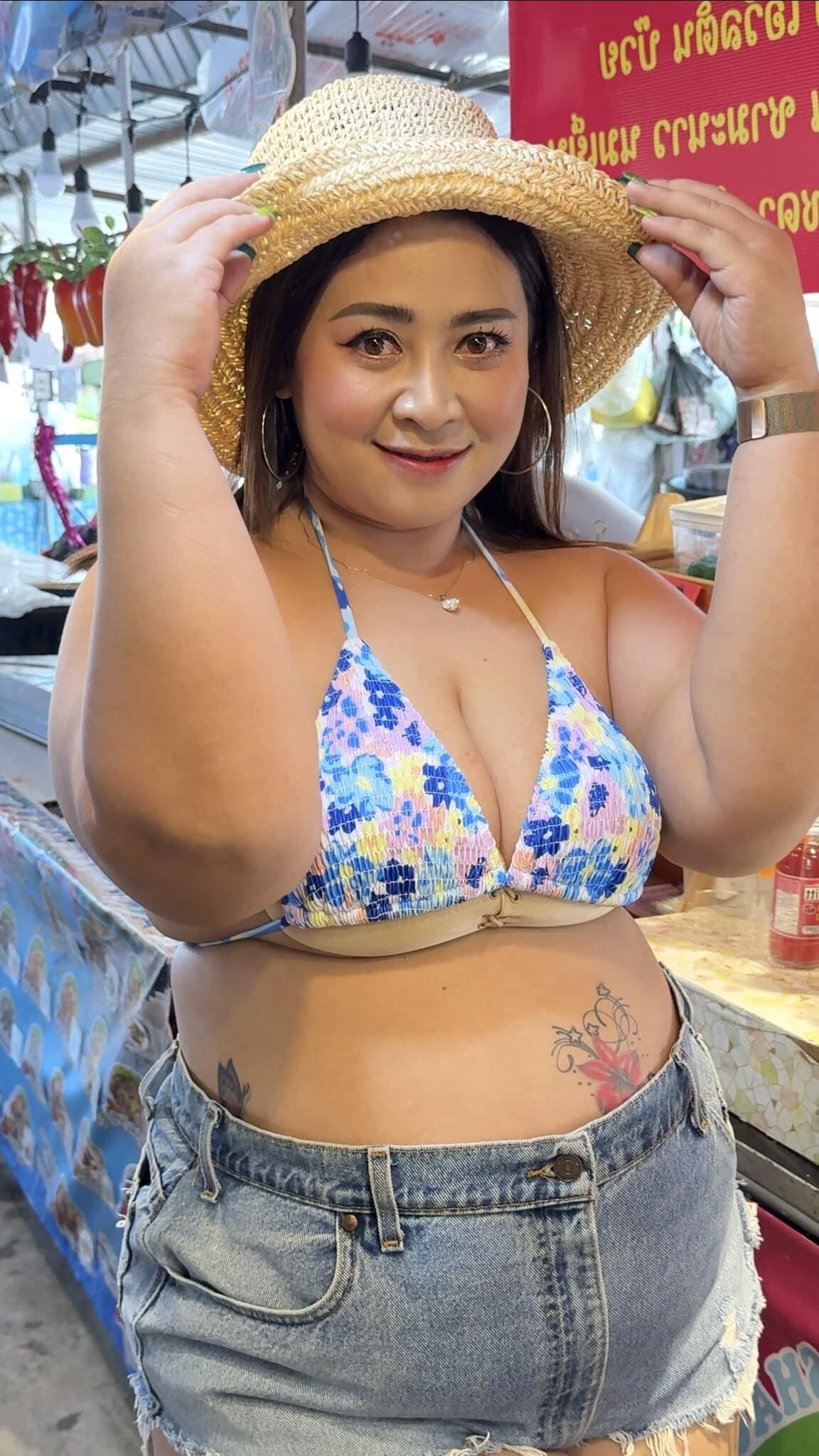 太った女の子アジアの女の子