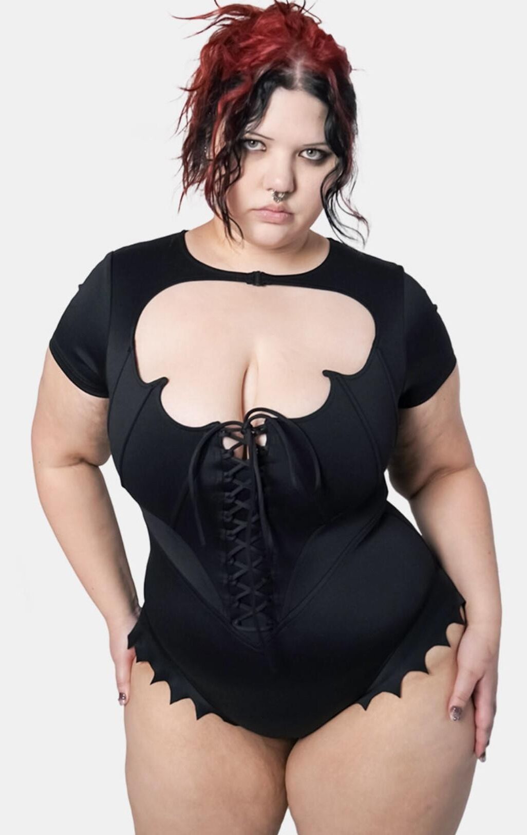 Красивые готические модели THICC