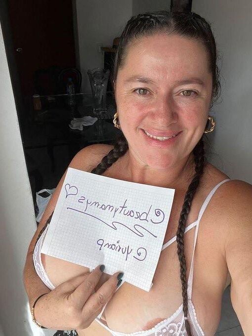 Yurian Big Ass Big Boobs Colombian YouTube Model gemischte heiße Aufnahmen