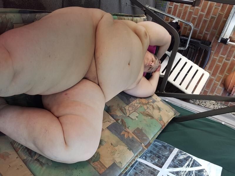 Schamlose ssbbw fettsau nackt