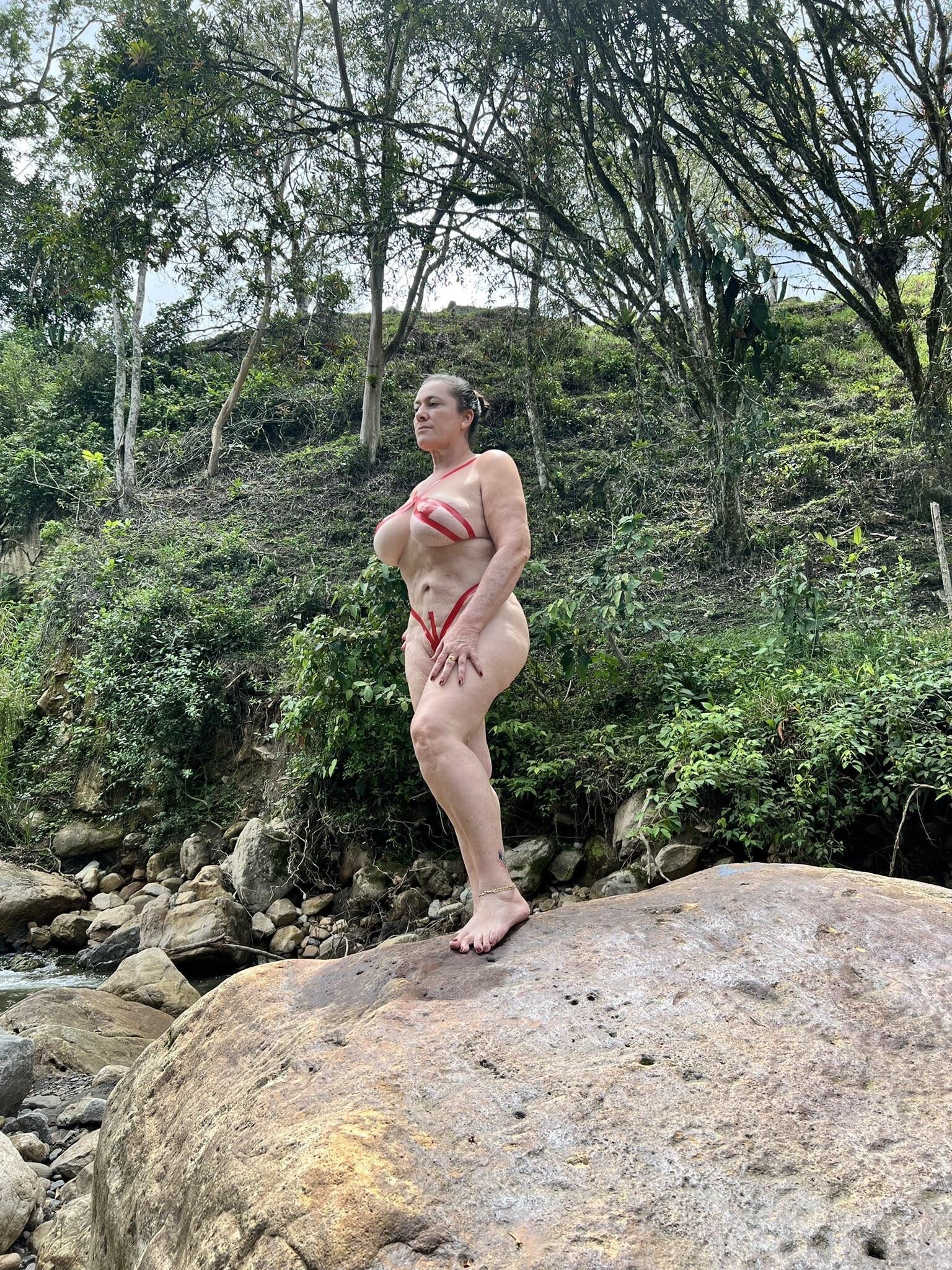 Yurian Big Ass Big Boobs Colombian YouTube Model gemischte heiße Aufnahmen