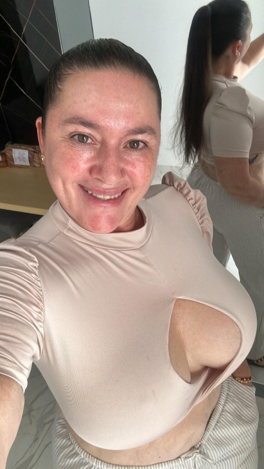 Yurian Big Ass Big Boobs Colombian YouTube Model gemischte heiße Aufnahmen