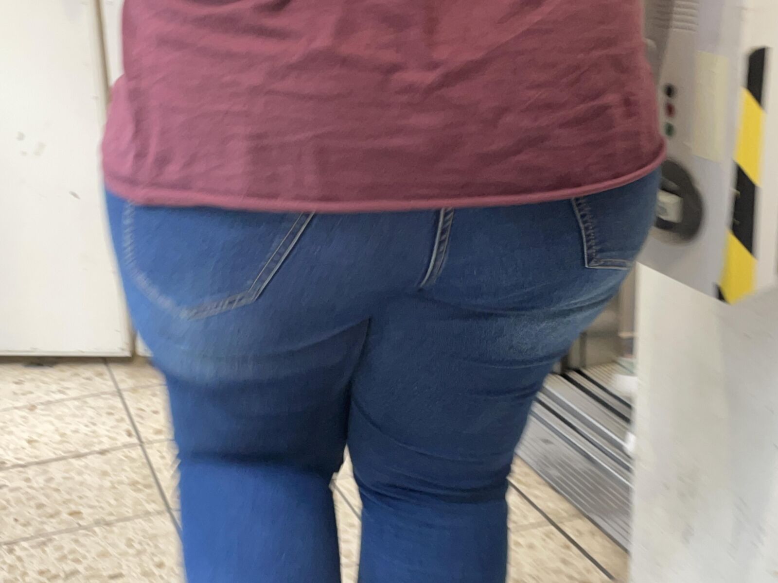 BBW ASS CANDID