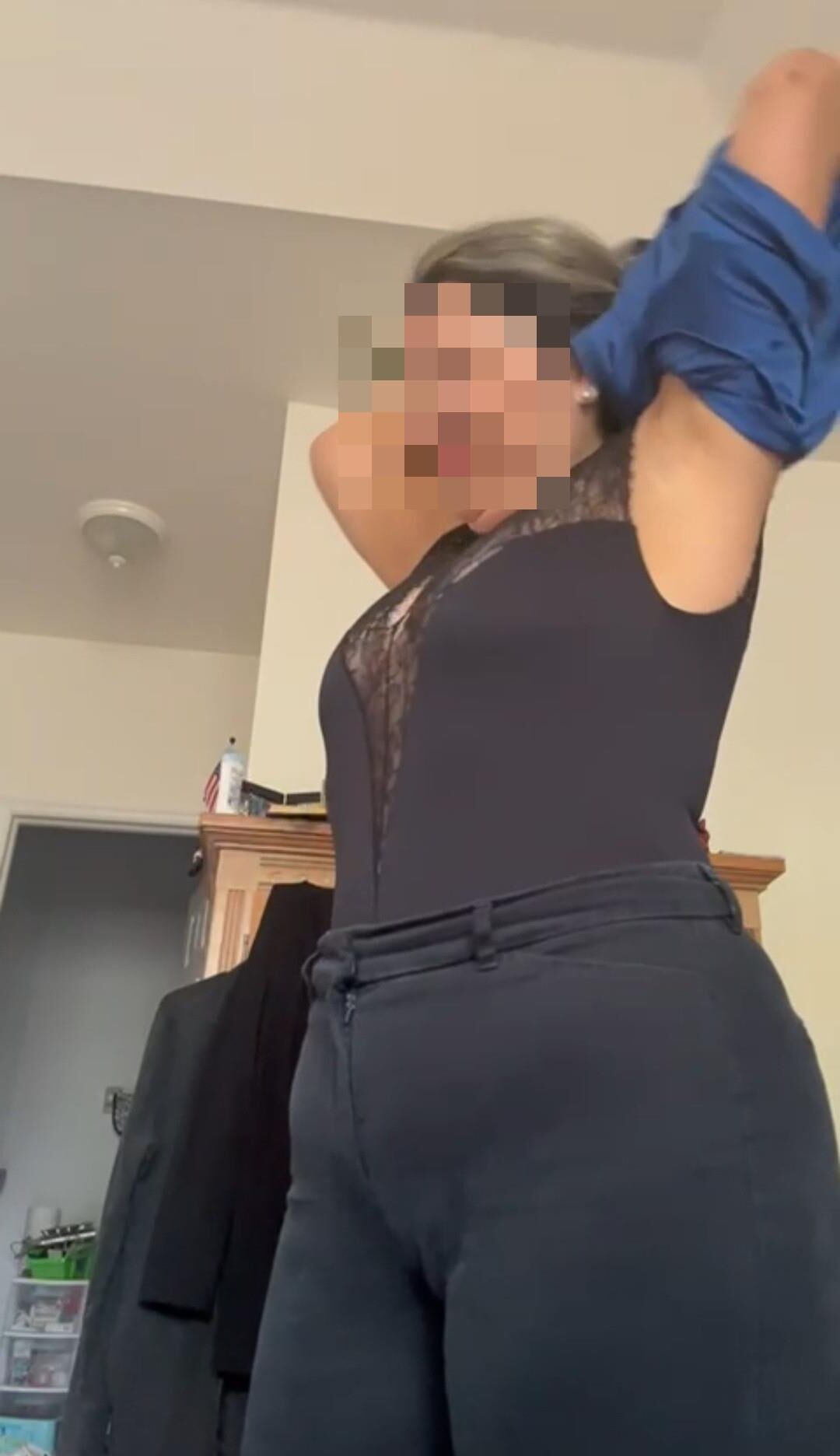 黒い編んだトップ部分のBBW