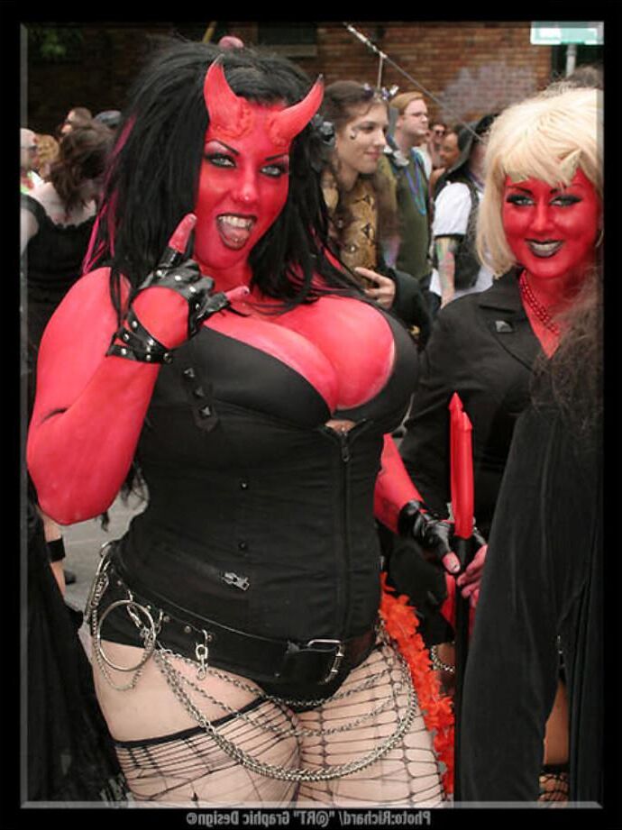 Huge Tits Goth BBW A.V. pt.