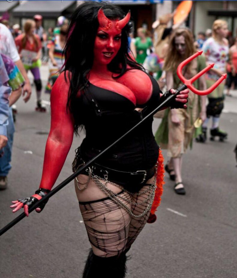 Huge Tits Goth BBW A.V. pt.