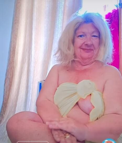 イタリアのおばあちゃんアンナのおっぱい