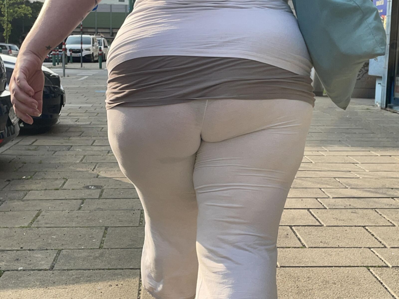 Durch die Hosen sehen (Arsch)