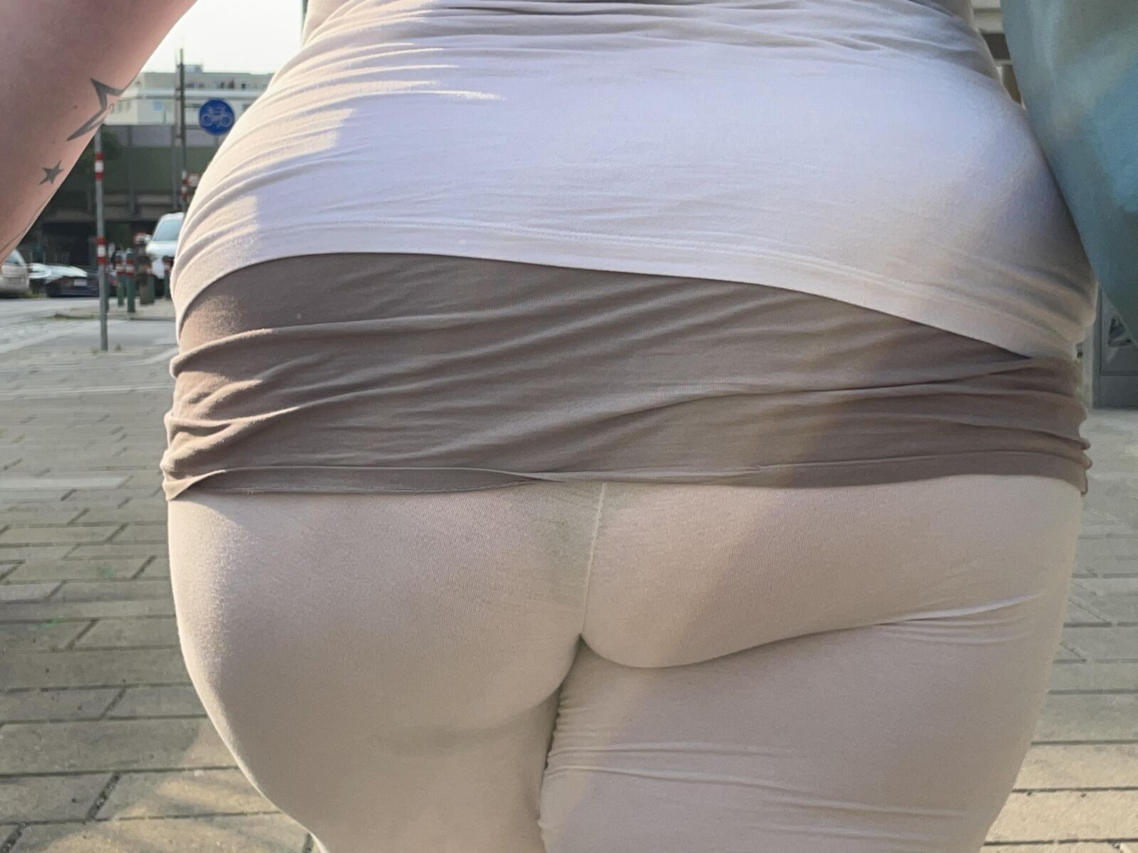 Durch die Hosen sehen (Arsch)