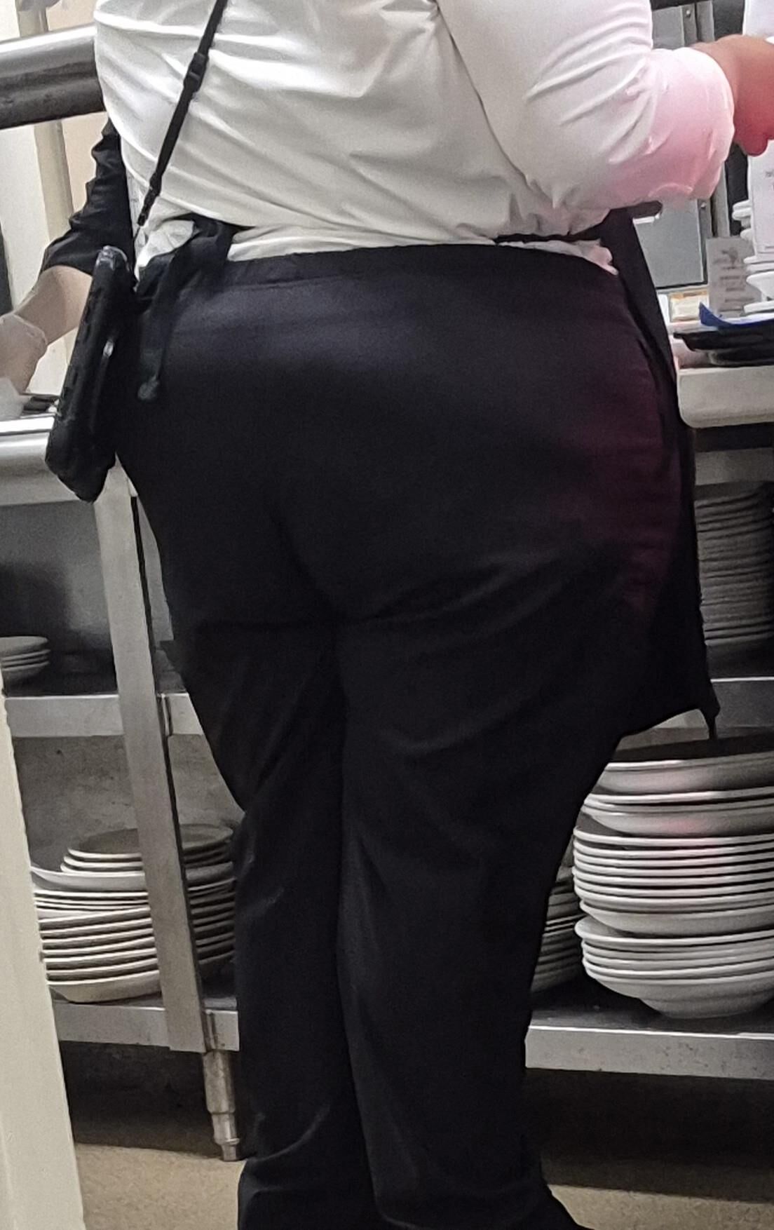 率直なヤングSSBBWマギー