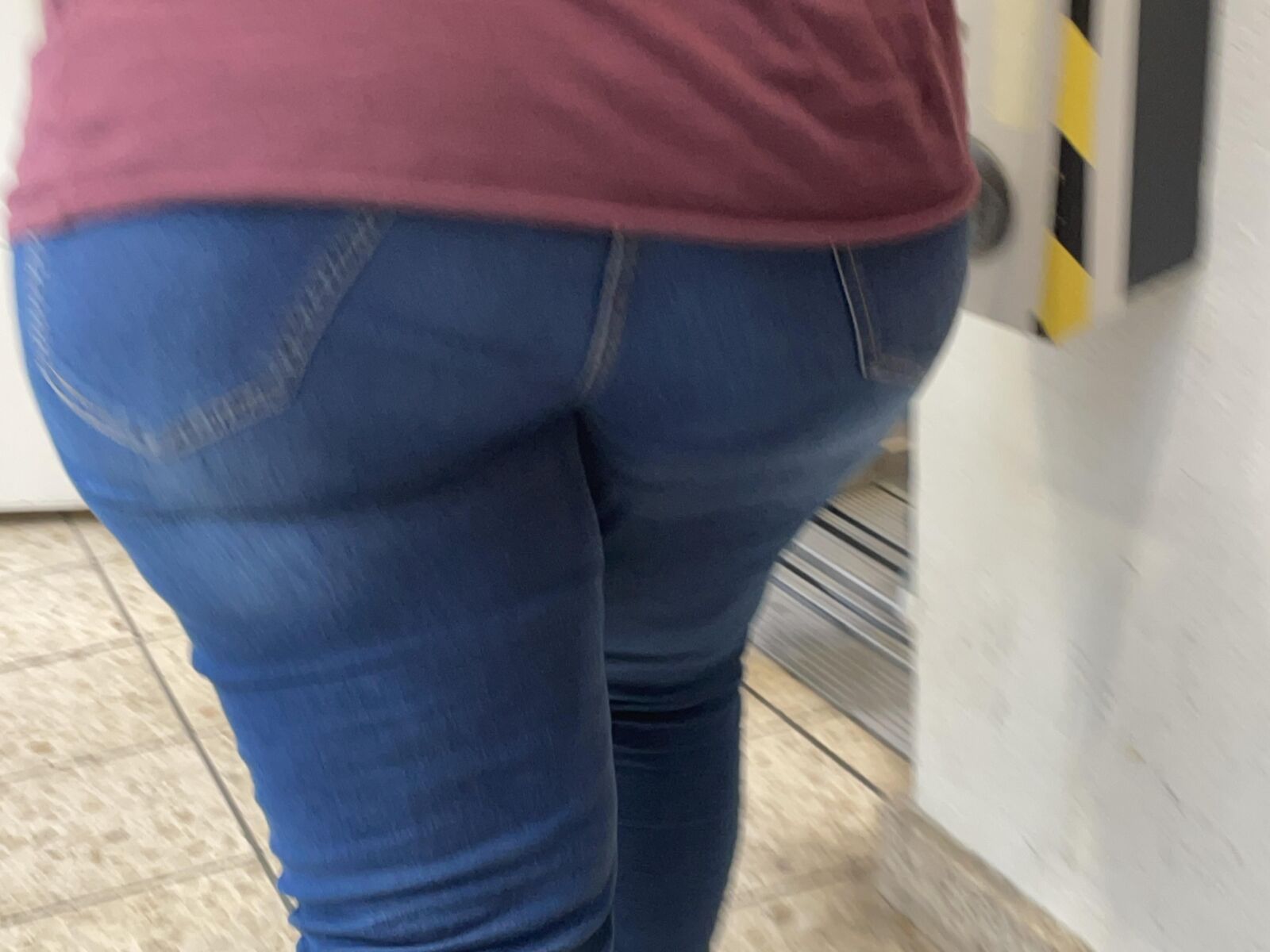 BBW ASS CANDID