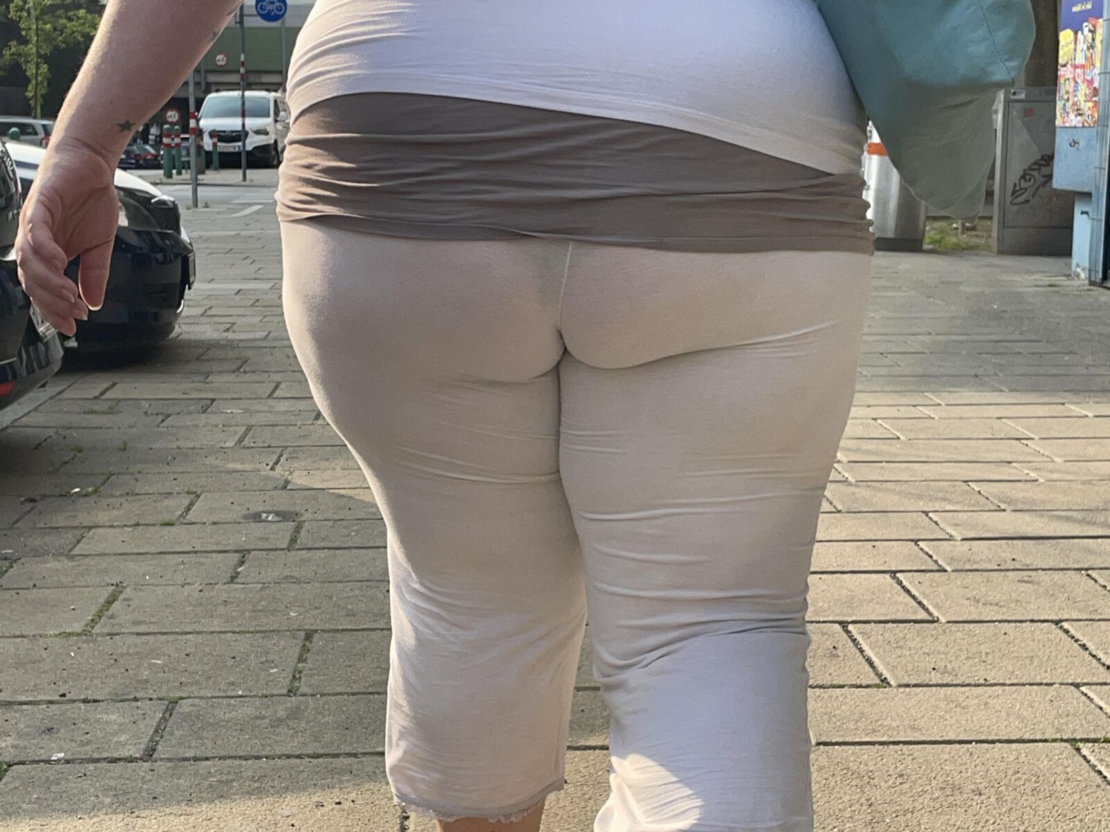 Durch die Hosen sehen (Arsch)