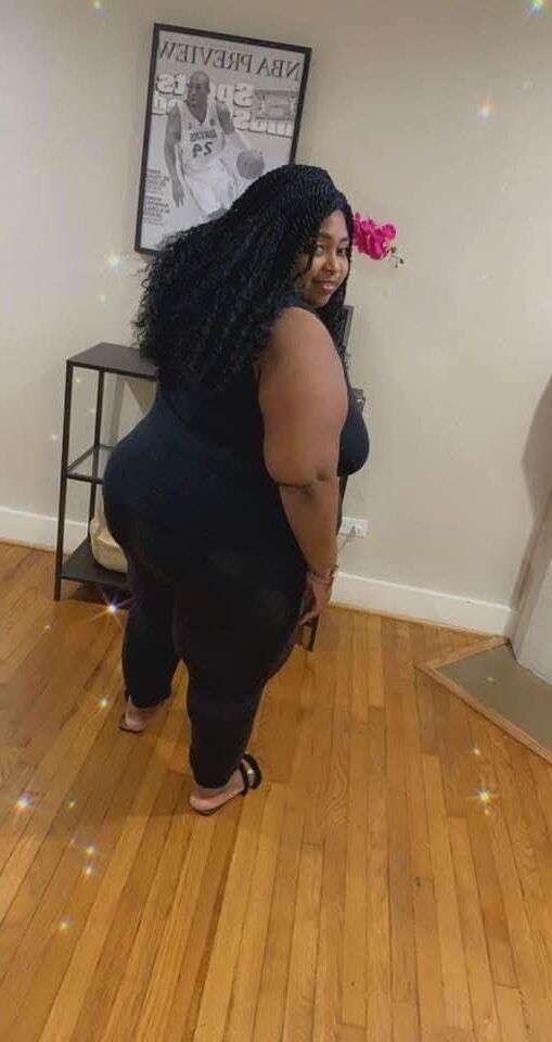 Красивая черная мамаша SSBBW