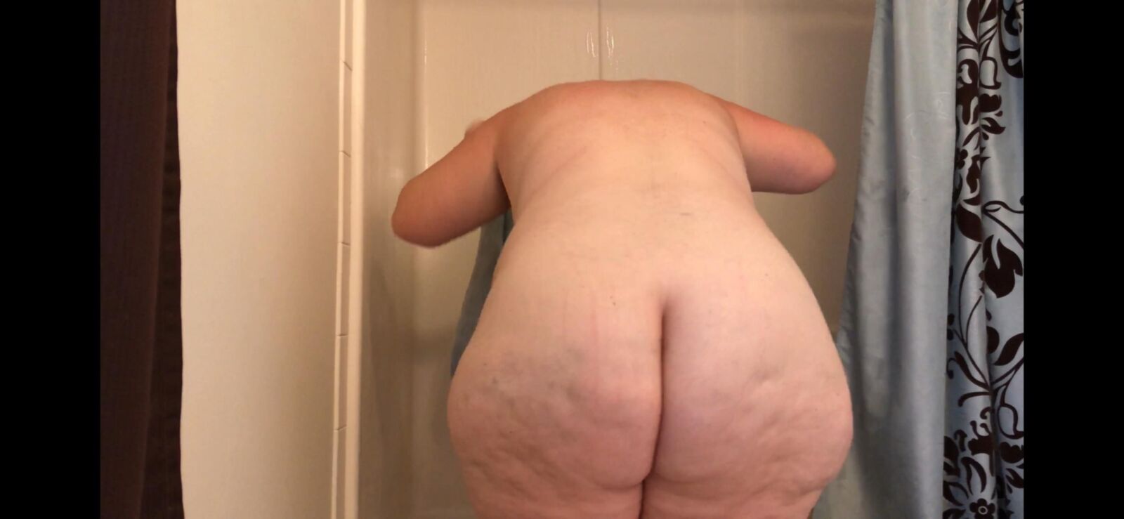 Schwergewichtige Hottie Unshaved Duschbilder