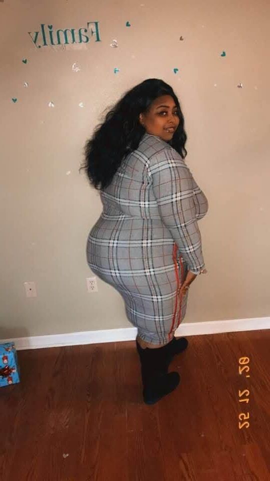 Красивая черная мамаша SSBBW