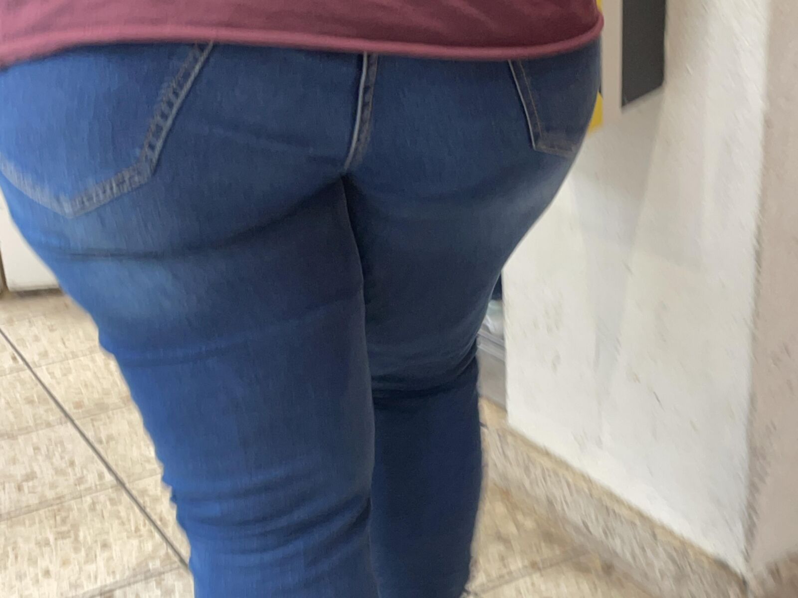 BBW ASS CANDID