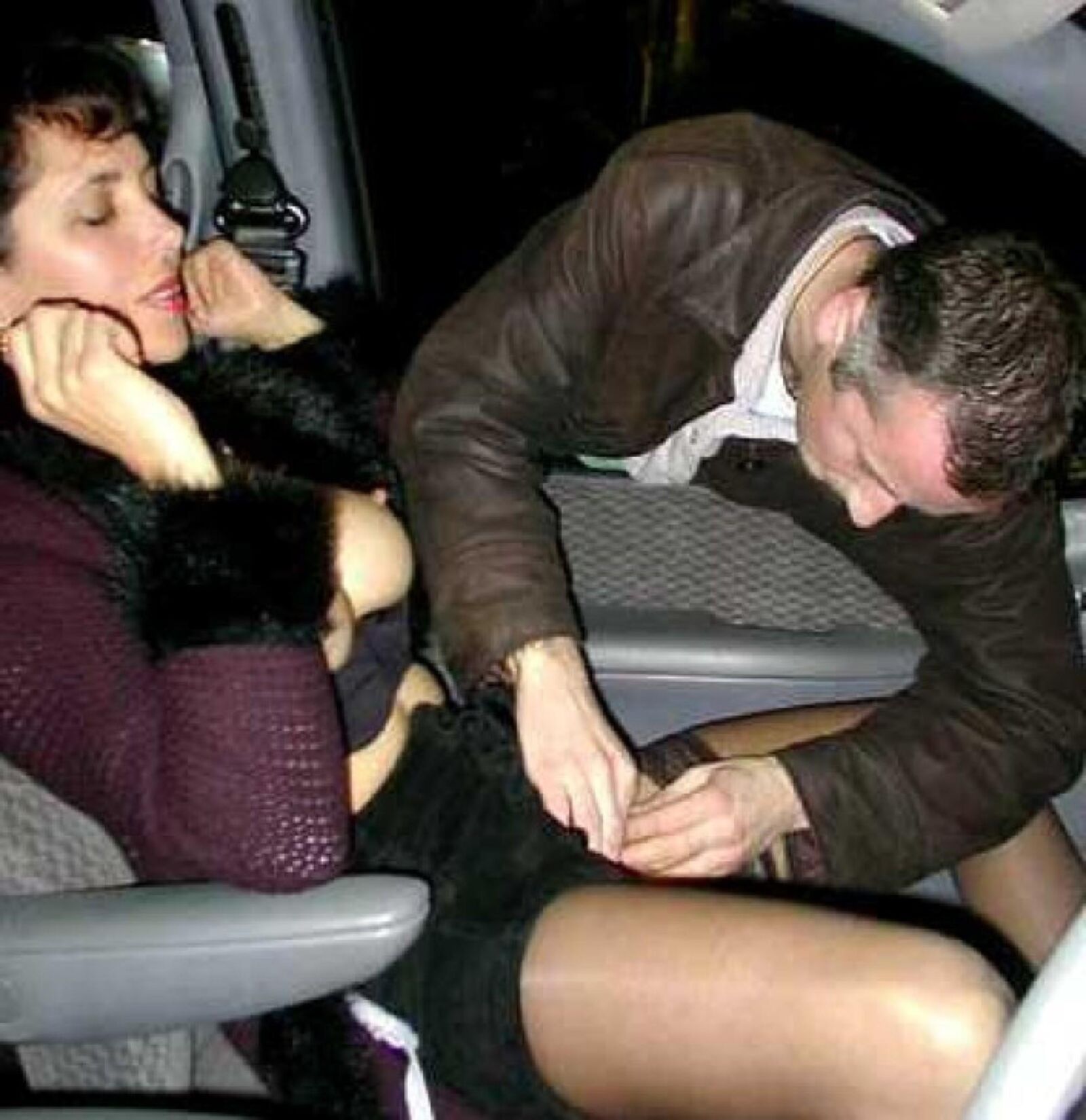 Frauen und Autos