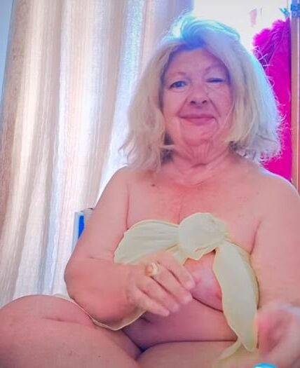 イタリアのおばあちゃんアンナのおっぱい