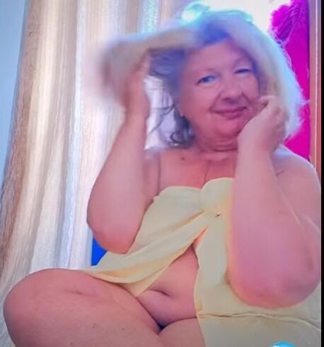 イタリアのおばあちゃんアンナのおっぱい