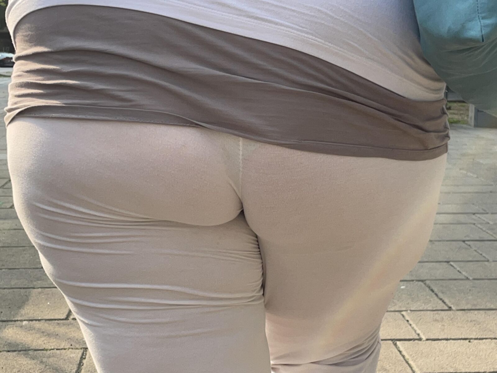 Durch die Hosen sehen (Arsch)