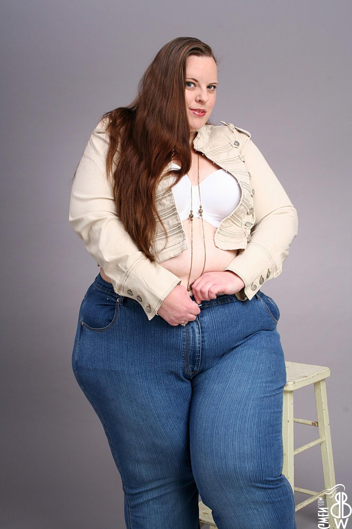 Splendide Gwen! SSBBW Rousse aux Petits Nichons #