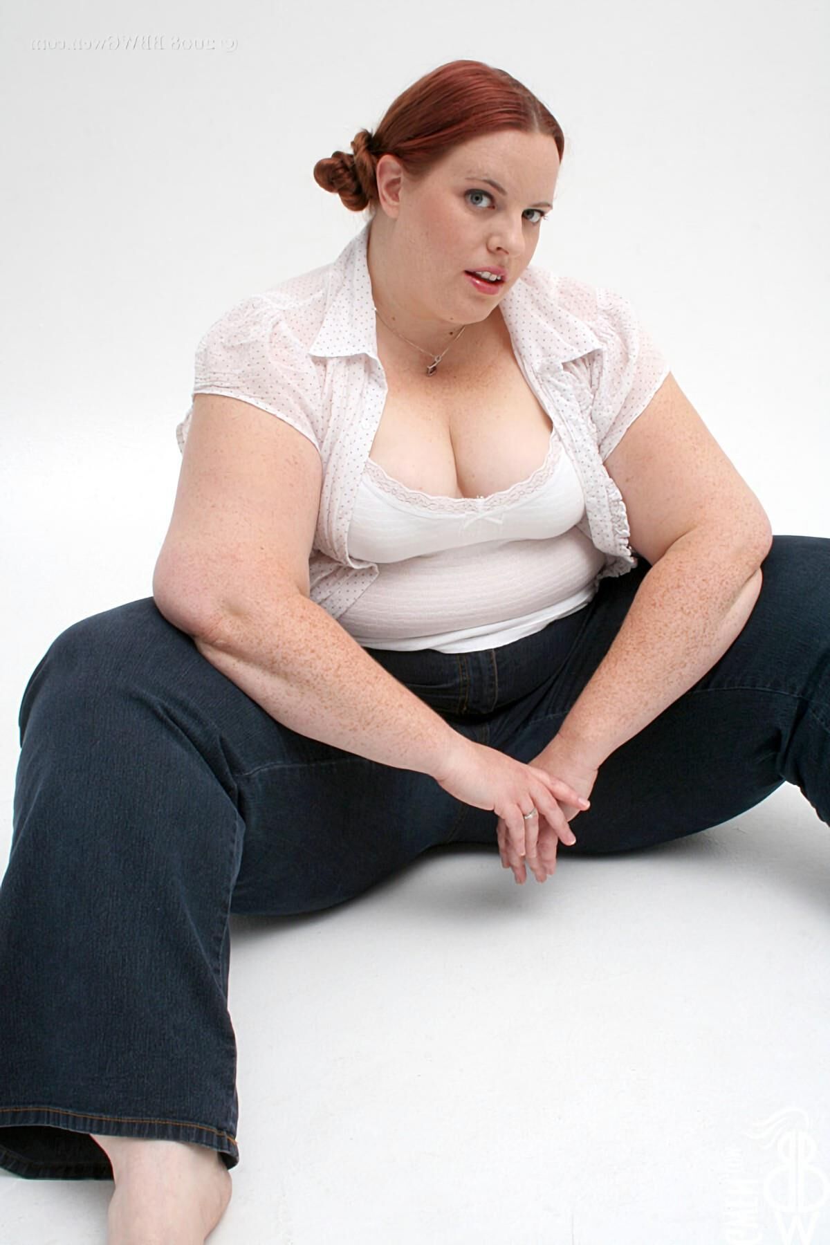 Splendide Gwen! SSBBW Rousse aux Petits Nichons #