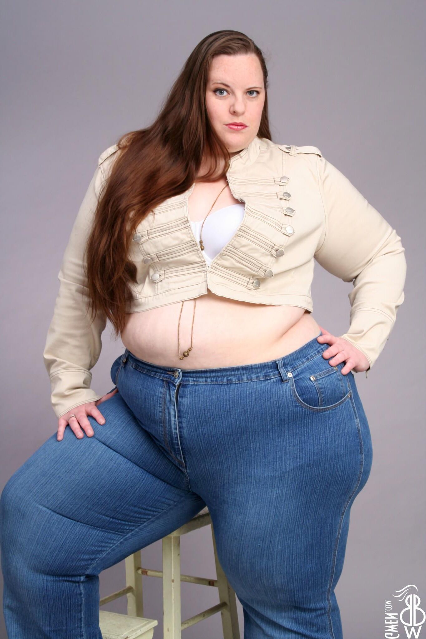 Splendide Gwen! SSBBW Rousse aux Petits Nichons #