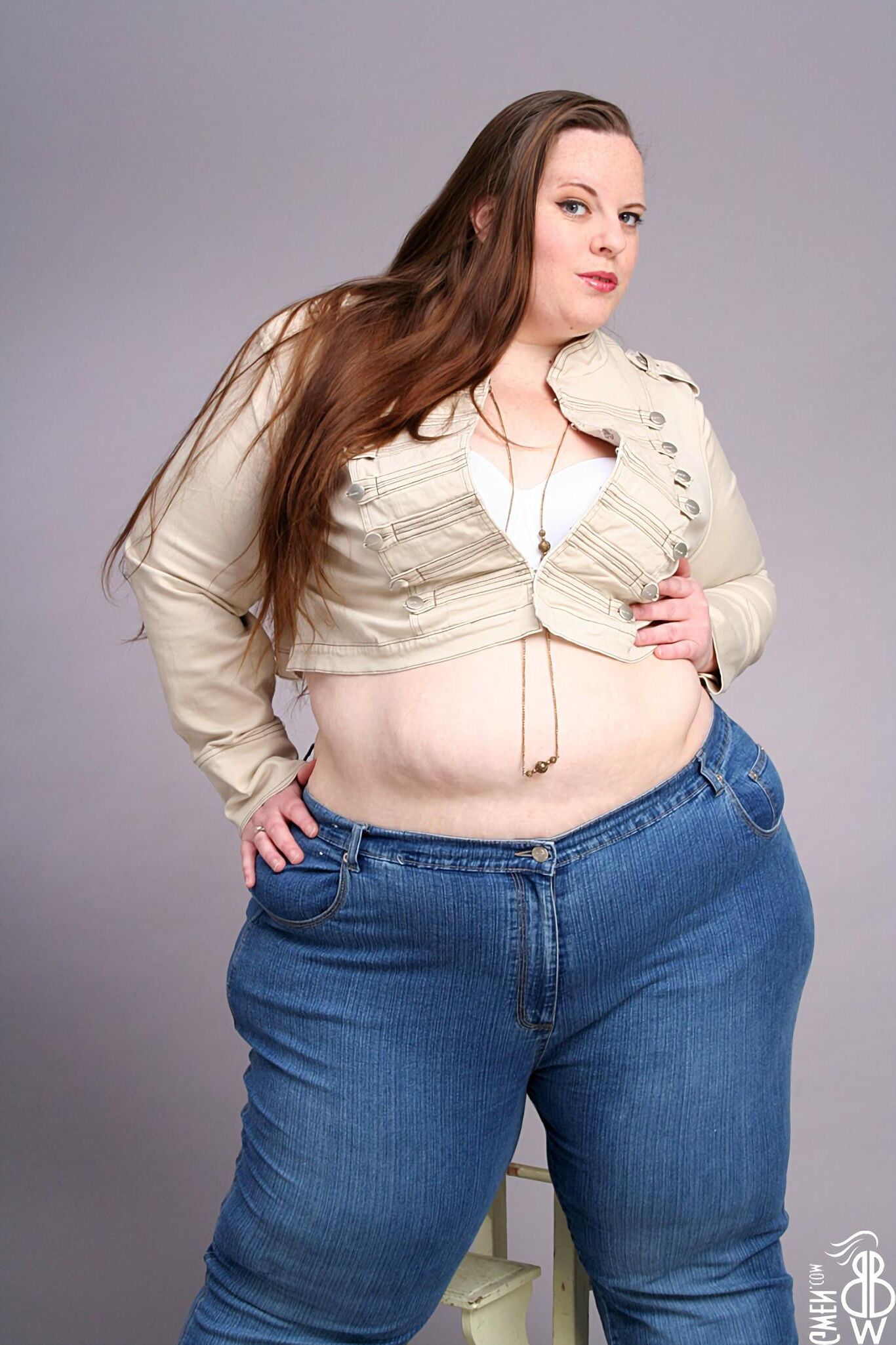 Splendide Gwen! SSBBW Rousse aux Petits Nichons #