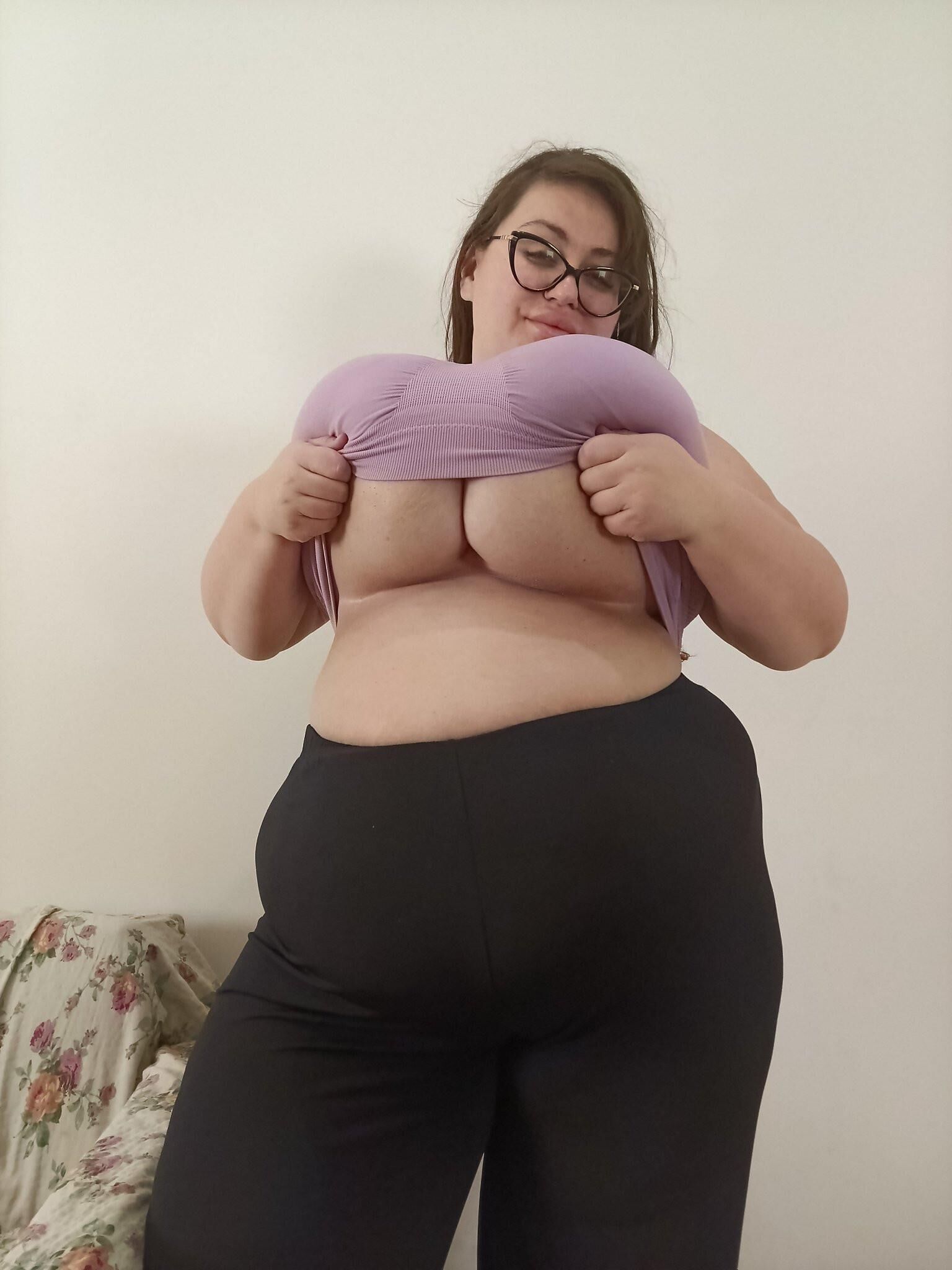 BBW Queen Nina Doll a finalement exposé